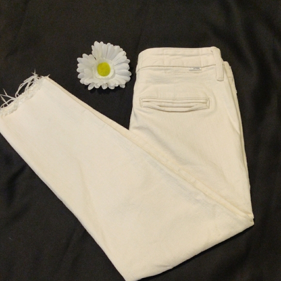 MOTHER. Women's White Frayed Hem Pants - Picture 14 of 16